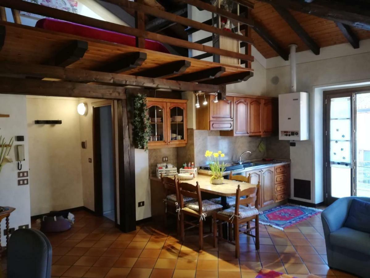 Alex's Apartment *